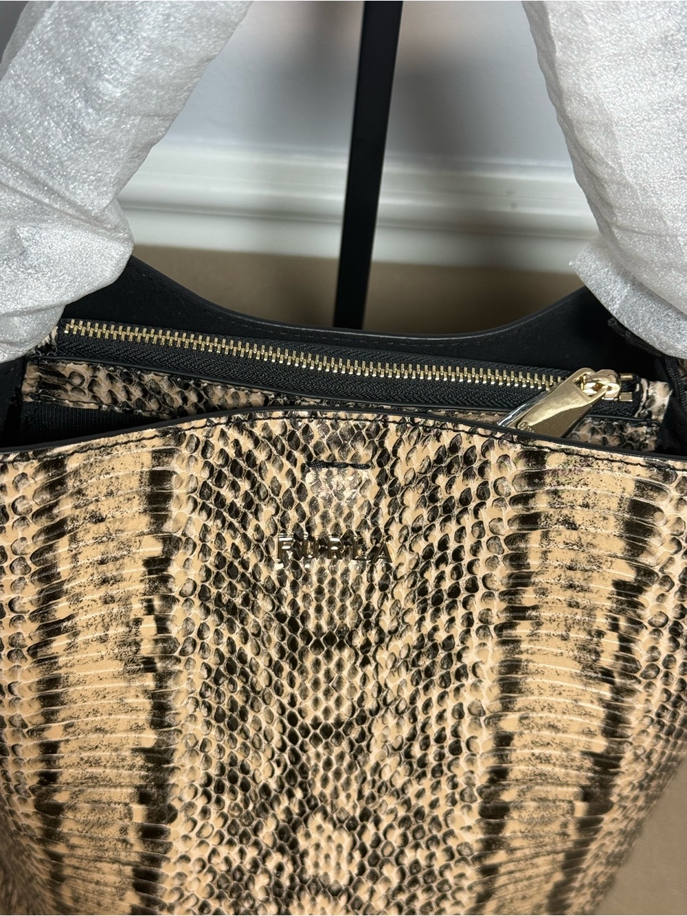 NWT Furla Danae Python Embossed Leather Bucket Bag - cappuccino - Picture 3 of 8